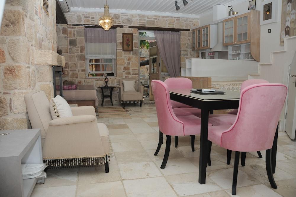Delight Deluxe Hotel&spa 2*